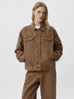 Джинсовая куртка оверсайз с жатым эффектом стирки, арт. 12042