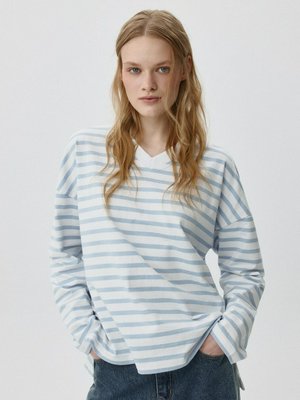 Лонгслив ANNA OVERSIZE FIT с треугольным вырезом, арт. 12278