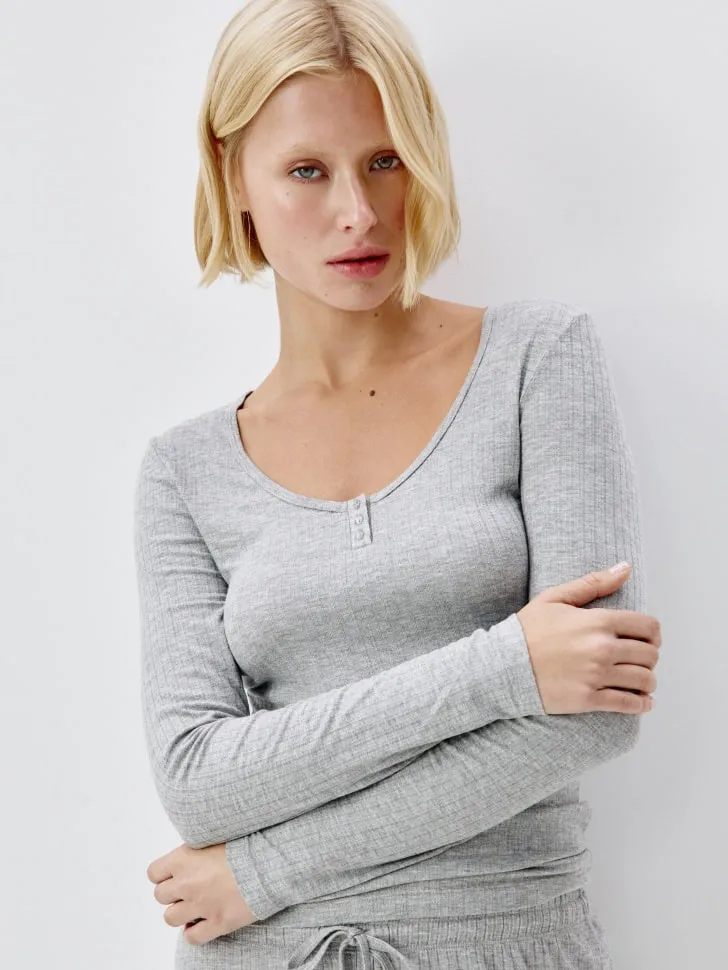 Домашний лонгслив из фактурного трикотажа, серый, арт. 12753