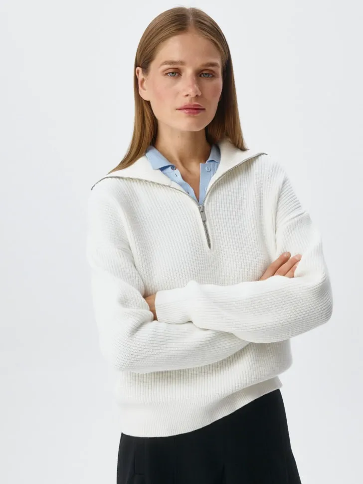 Вязаный джемпер с воротником-стойкой на молнии, белый, арт. 12815