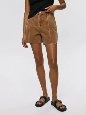 Джинсовые шорты с рельефными швами, коричневый, арт. DS-001