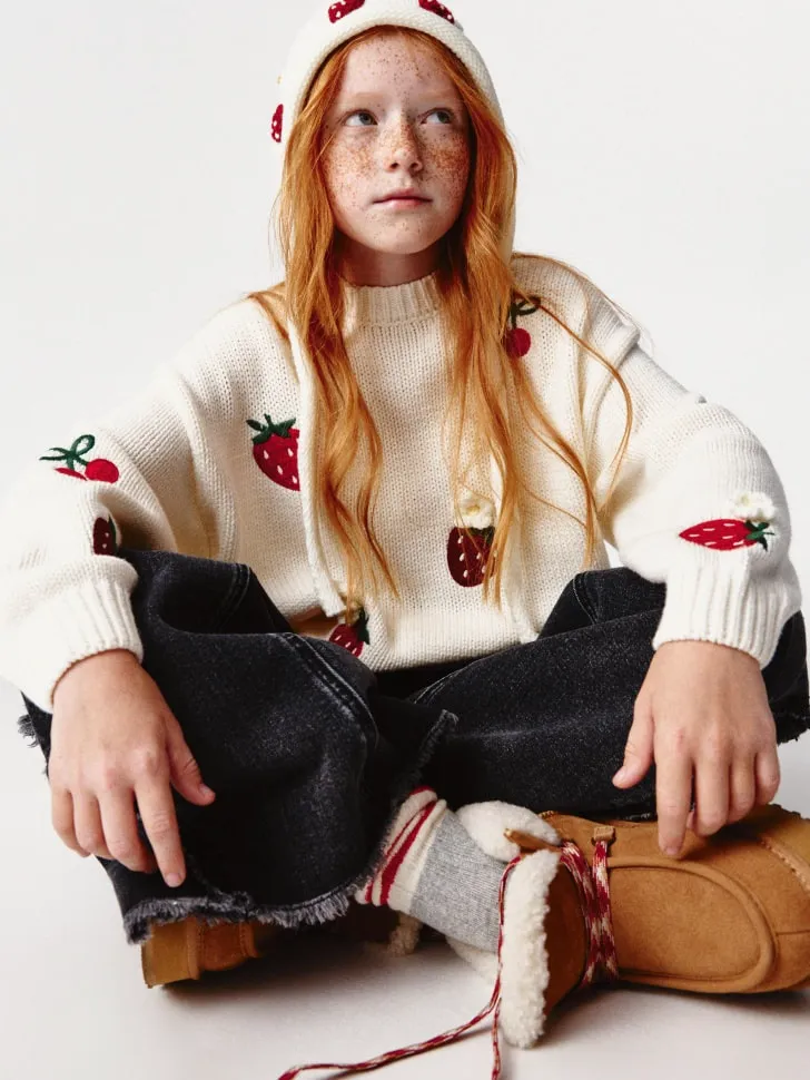 Вязаный джемпер оверсайз с вышивкой, белый, арт. 13108