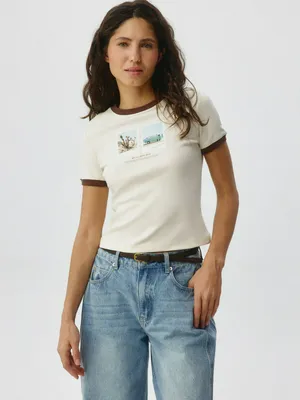 Футболка приталенная с принтом, бежевый, коричневый, арт. ART12345