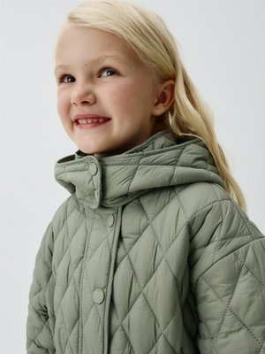 Стеганая куртка с капюшоном, оливковый, арт. Не указан