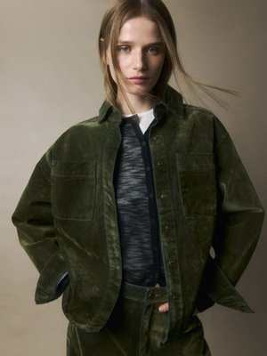 Джинсовая рубашка с бархатистым флоковым покрытием, оливковый, арт. Не указан