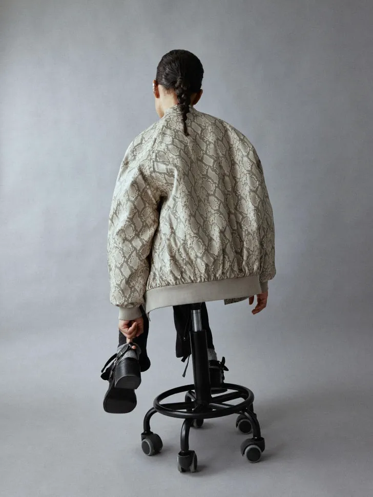 Бомбер оверсайз из экокожи для девочек, цветной, арт. БОМБ001