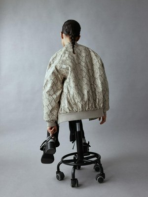 Бомбер оверсайз из экокожи для девочек, цветной, арт. БОМБ001