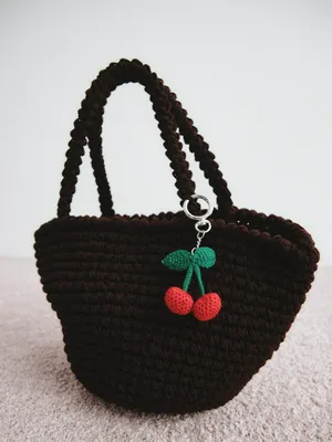 Брелок вязаный SELA Young, красный, зеленый, арт. 14936