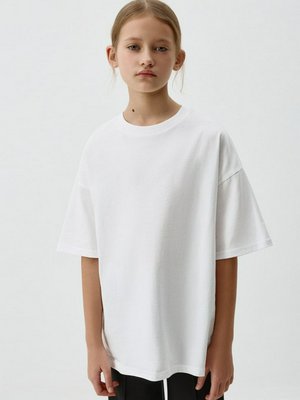 Базовая футболка оверсайз, белый, арт. N/A