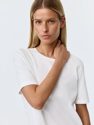 Футболка MARY REGULAR FIT, арт. 15069