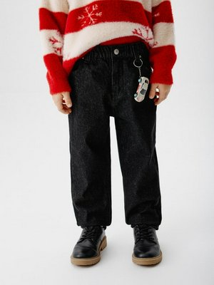 Джинсы Relaxed fit с брелком машинкой, арт. 15251