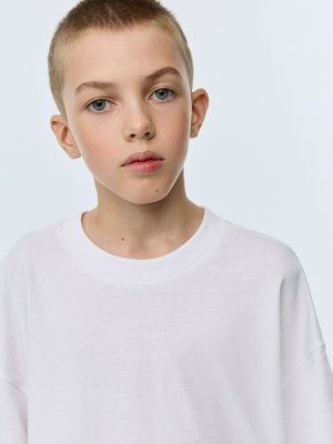 Набор из 2 базовых футболок, белый, арт. art123