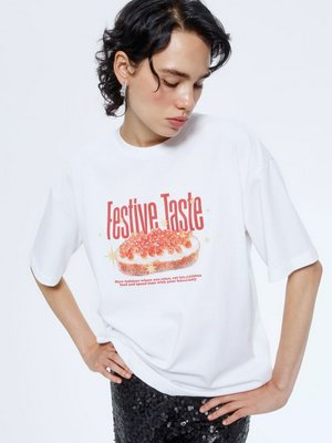 Футболка оверсайз с принтом и патчем, белый, арт. n/a