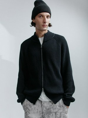 Вязаный джемпер на молнии, черный, арт. б/а
