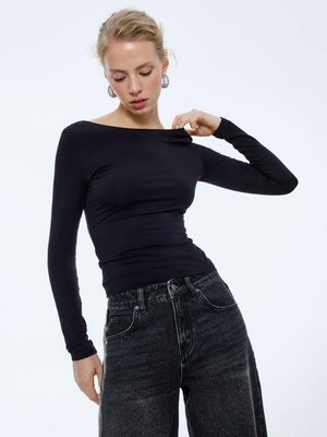 Лонгслив с вырезом на спинке, черный, арт. 15875