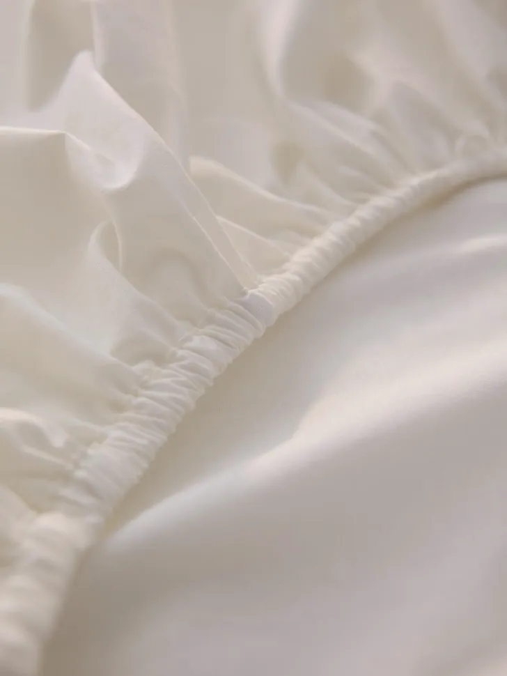 Простыня на резинке из сатина 160х200 см, молочный, арт. 17014