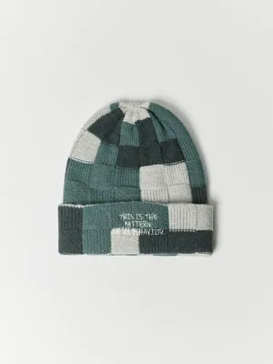 Вязаная шапка с вышивкой для мальчиков, арт. 2518