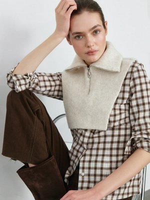 Вязаная манишка с шерстью, арт. 2650