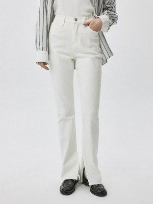 Джинсы SLIM FIT с разрезами