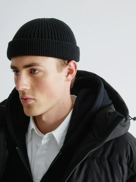 Шапка-бини SELA укороченная в рубчик, черный, арт. 33184