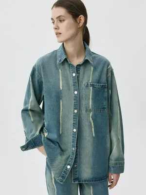 Джинсовая рубашка SELA с эффектом спрея и потертостями, синий, арт. 38395