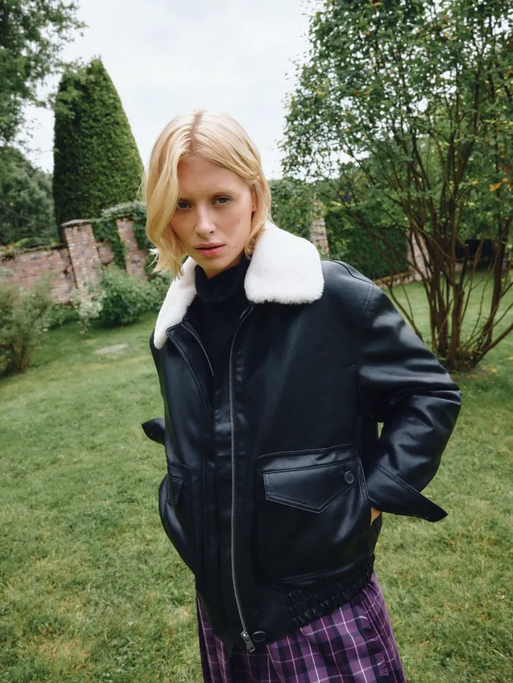 Куртка из экокожи с меховым воротником, черный, арт. 3952