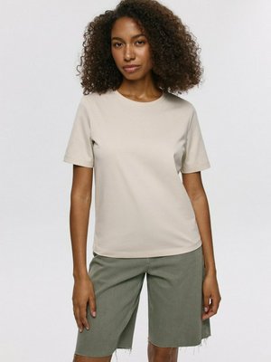 Футболка MARY REGULAR FIT
