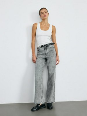 Джинсы Straight Fit