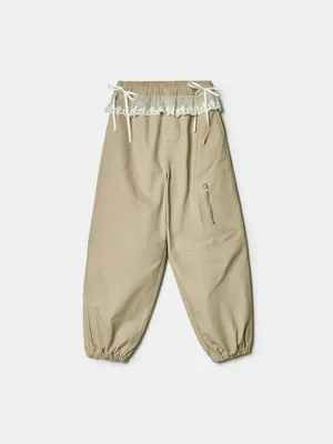 Твиловые брюки SELA с кружевной оборкой, бежевый, арт. 44313