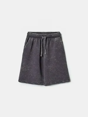 Удлиненные шорты SELA с эффектом стирки для мальчиков, серый, арт. 49849