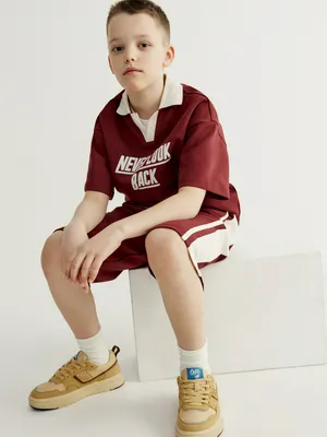 Удлиненные шорты SELA с лампасами для мальчиков, бордовый, арт. 50577