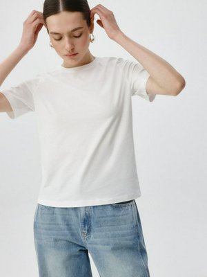 Футболка MARY REGULAR FIT