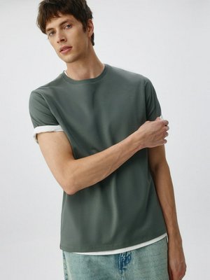 Футболка ADAM SLIM FIT базовая