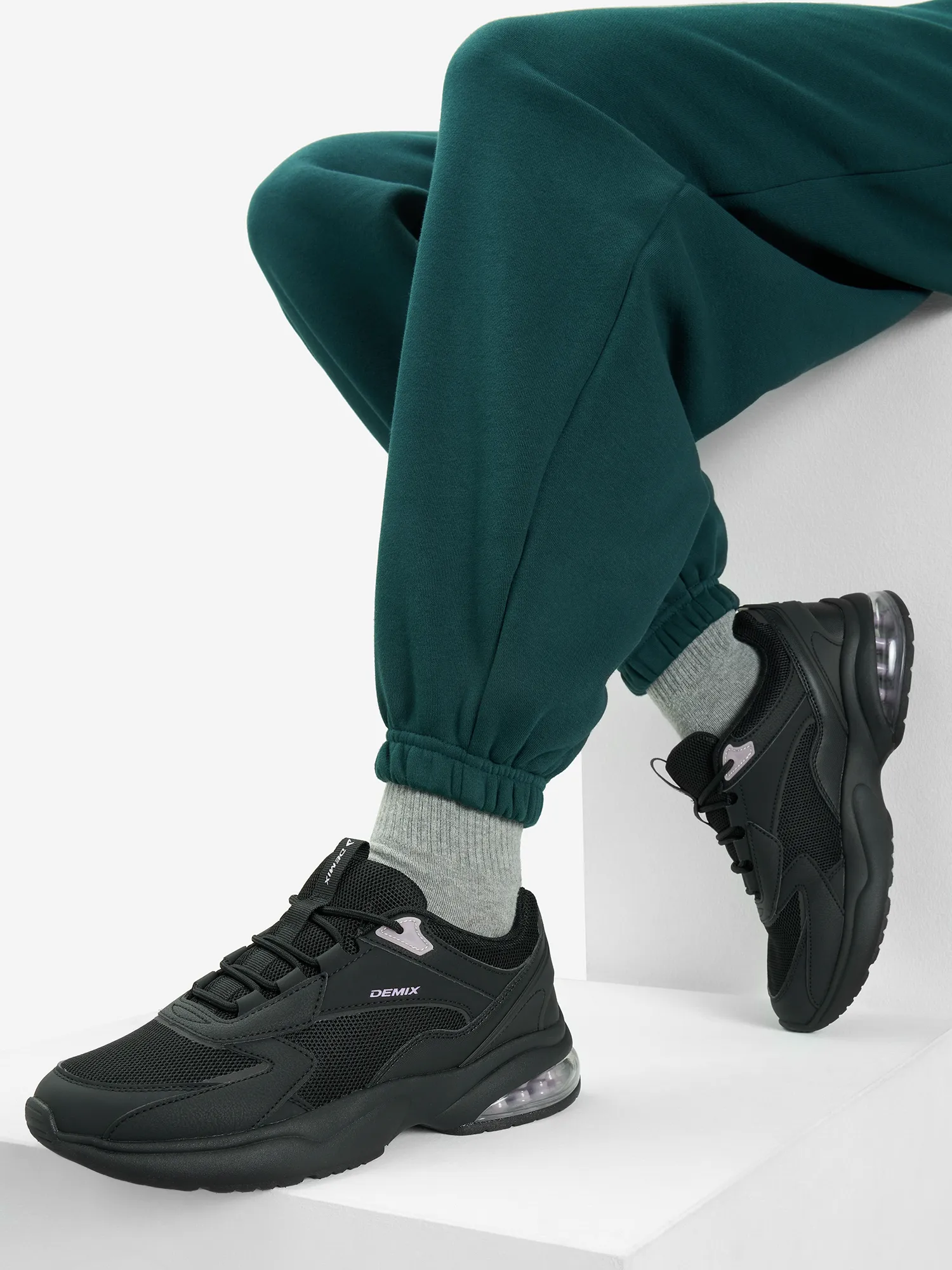 Кроссовки женские Demix Neo Bubble Max, черный, арт. 118934dmx-bb