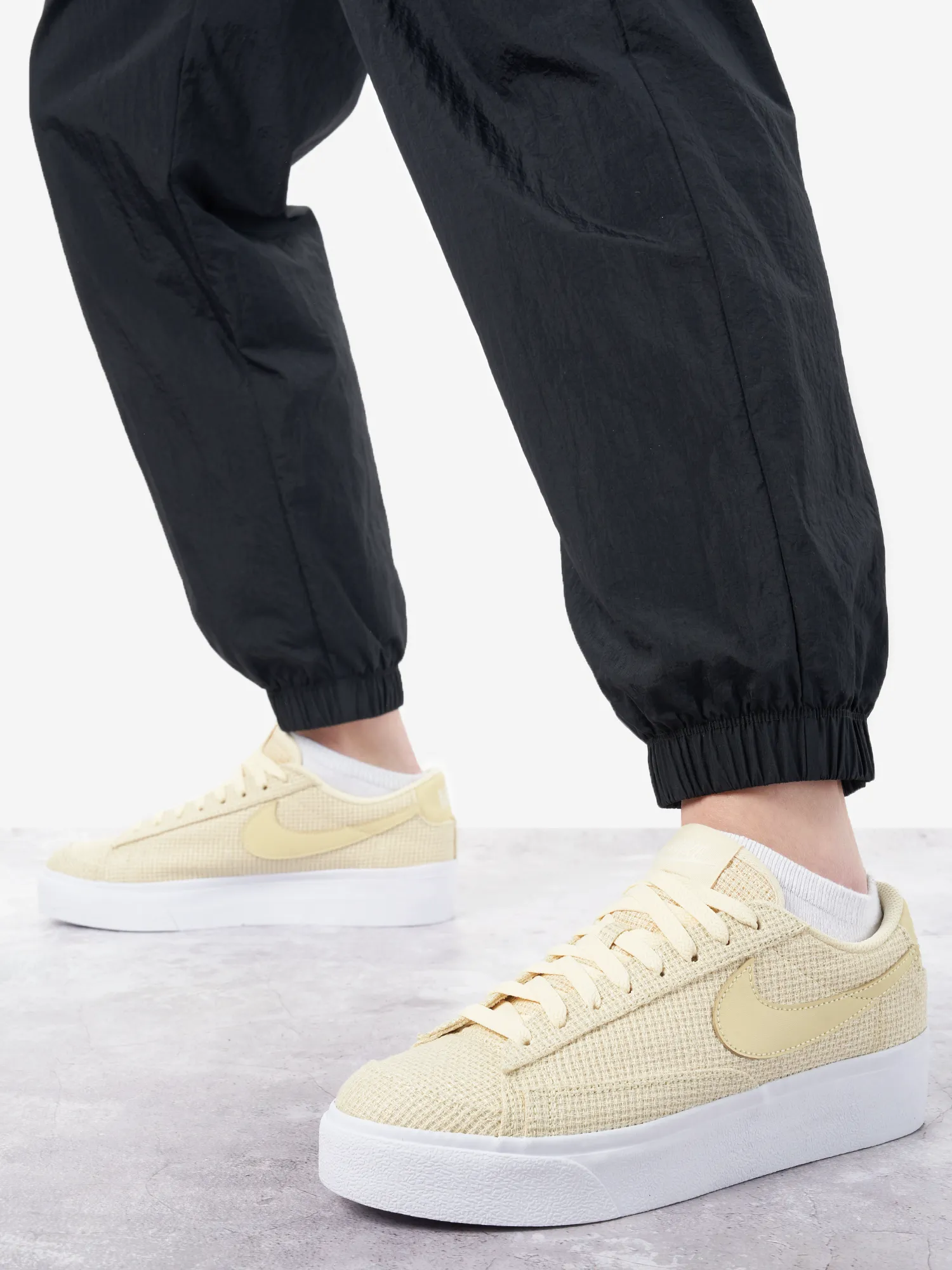 Кеды Nike Blazer Low Platform, желтый, арт. dn0744n06-700