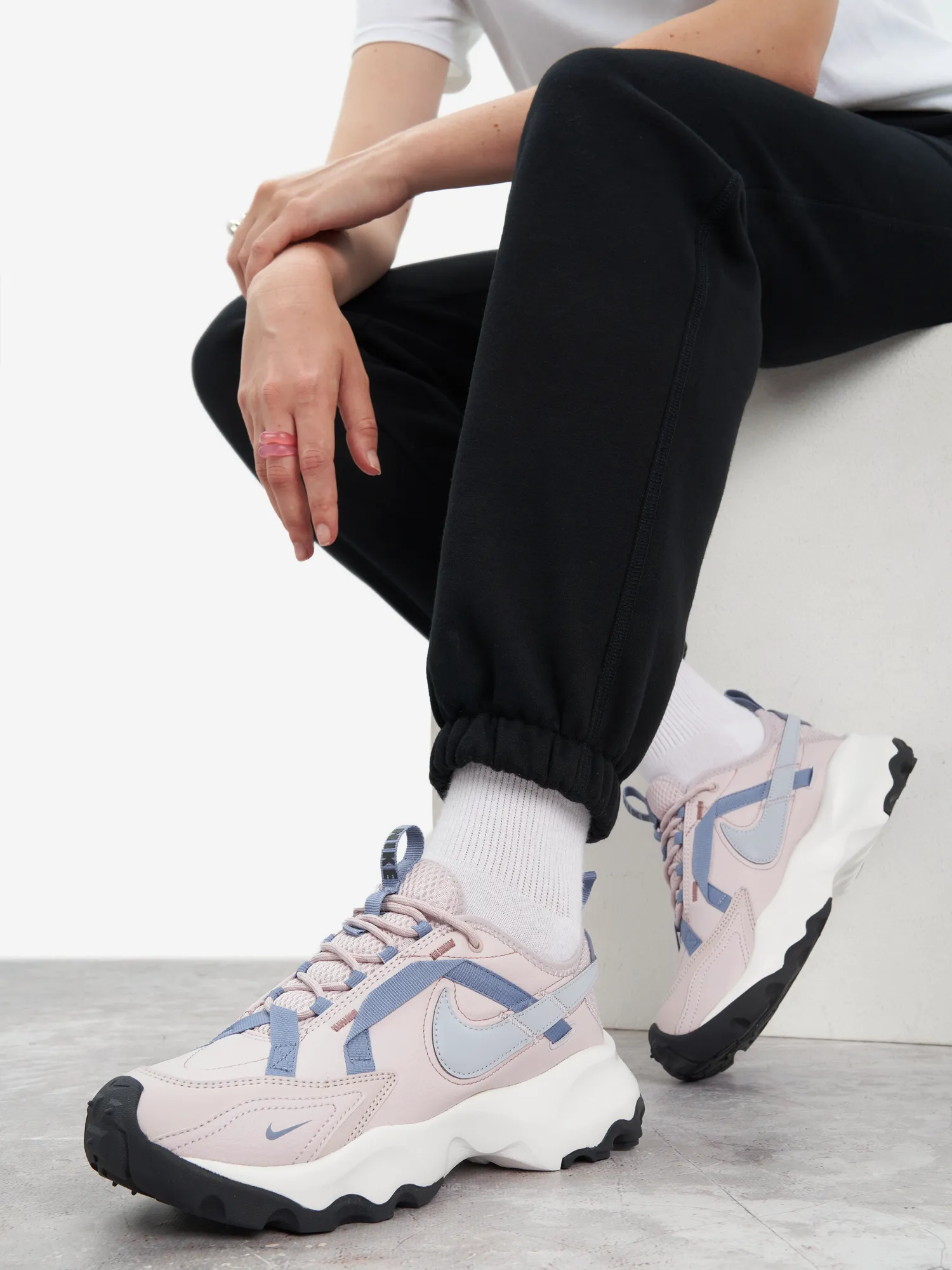 Кроссовки Nike TC 7900, розовый, арт. dd9682n06-002