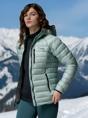 Пуховик женский Columbia Arctic Crest Down Hooded Jacket, голубой, арт. 2086071CLB-461