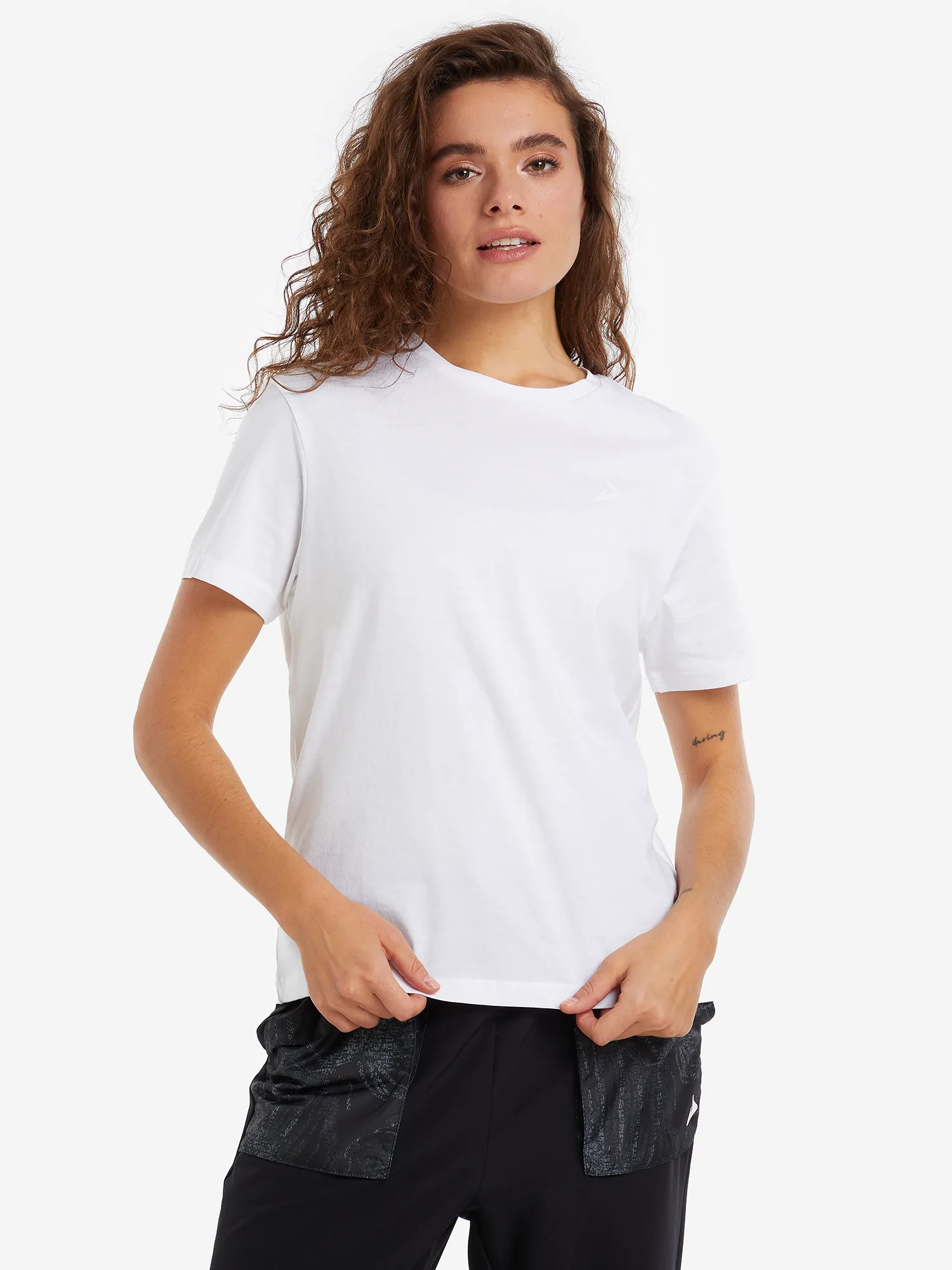 Футболка женская Demix, белый, арт. 132414dmx-00