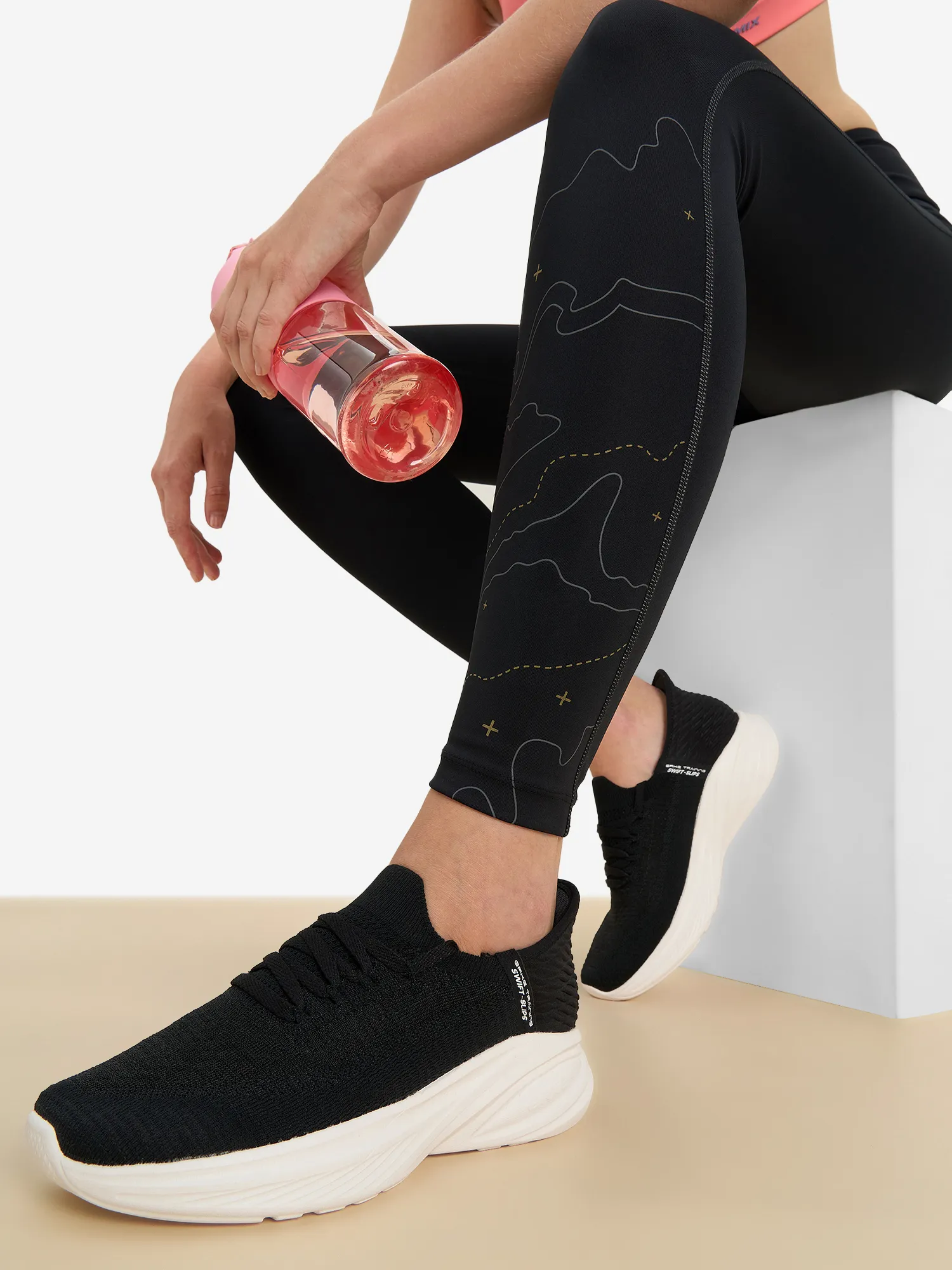 Кроссовки женские Erke, черный, арт. 12124214116-004e1m-.