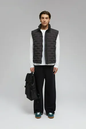 Утепленный стеганый жилет Finn Flare, 200 black, арт. FAF21005